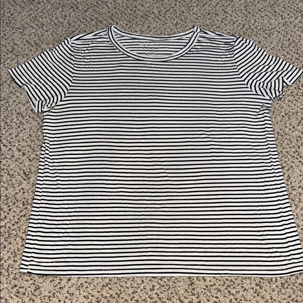 American Eagle Striped Black and White Women's size M Tee
